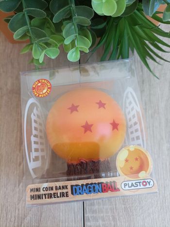 Petite Tirelire Dragon Ball Z Forme boule de Crystal 4 étoiles