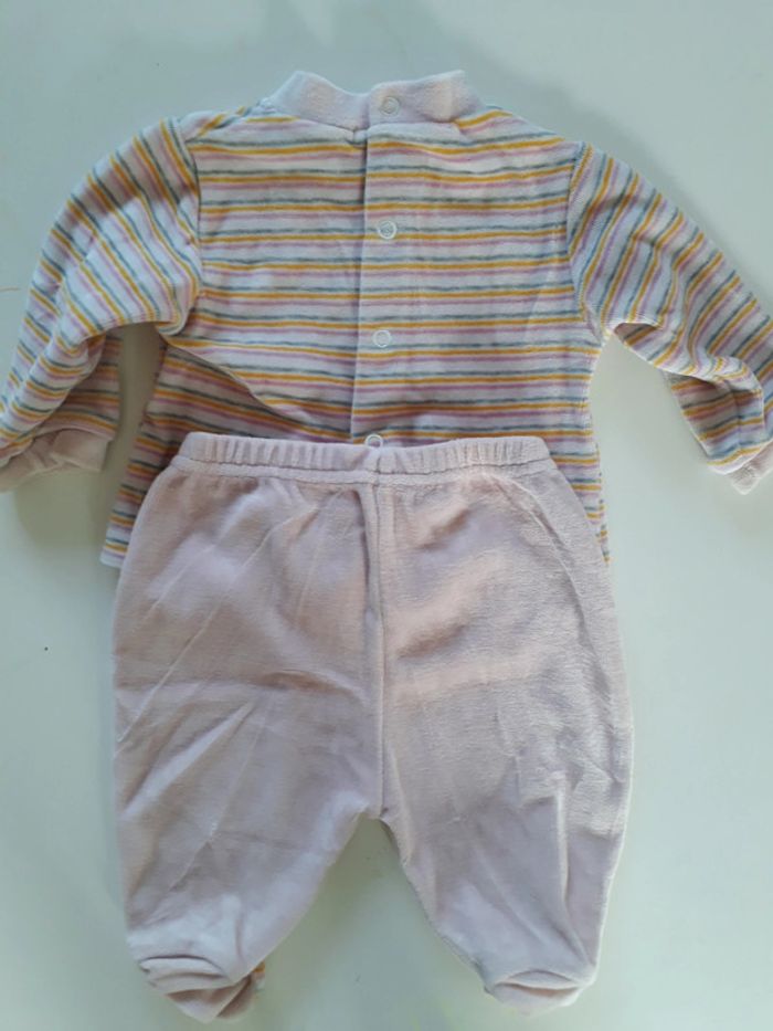 Pyjama 1 mois - photo numéro 3