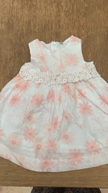 Robe blanche et rose 12 mois