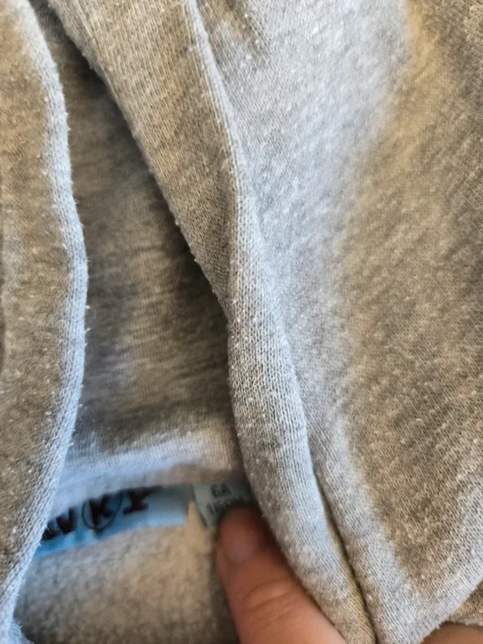 Sweat a capuche - photo numéro 2