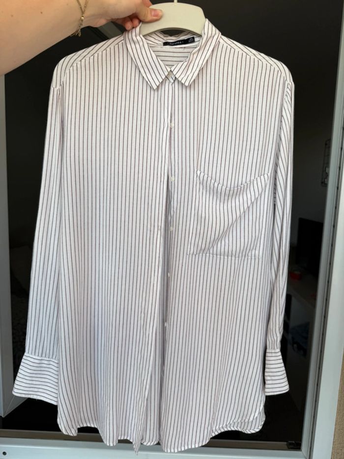 Chemise à rayures Bershka
