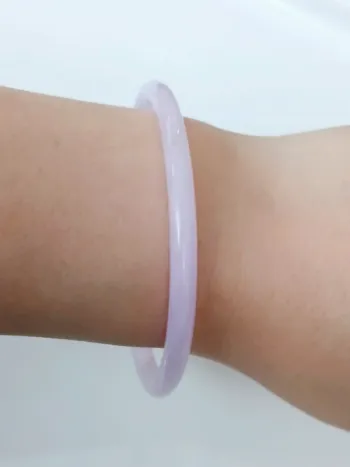 Bracelet jonc lila style bracelet bouddhiste en résine