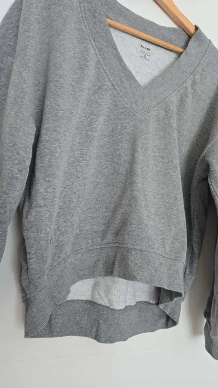 Sweat gris - photo numéro 3
