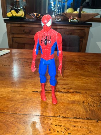 Figurine spider man
