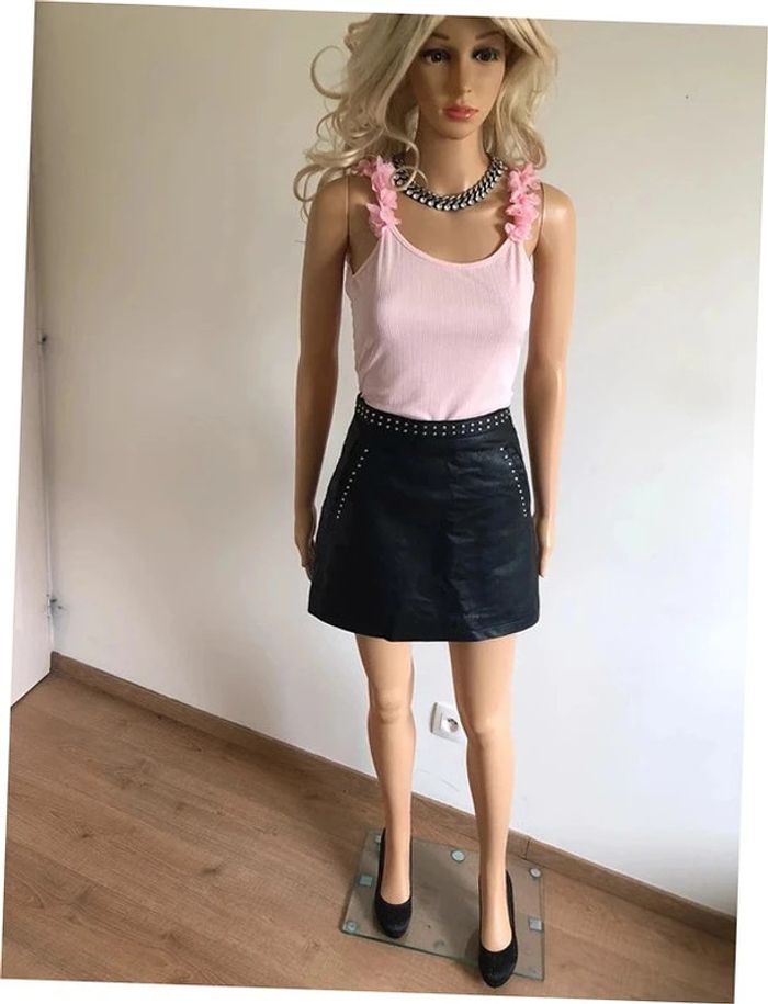 Jupe noire cloutée en simili cuir Astrid Black Label taille S jamais portée - photo numéro 3