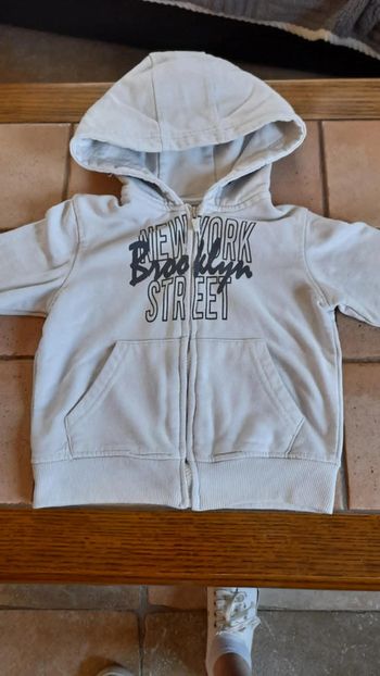 Sweat zippé à capuche Inextenso Taille 4 ans