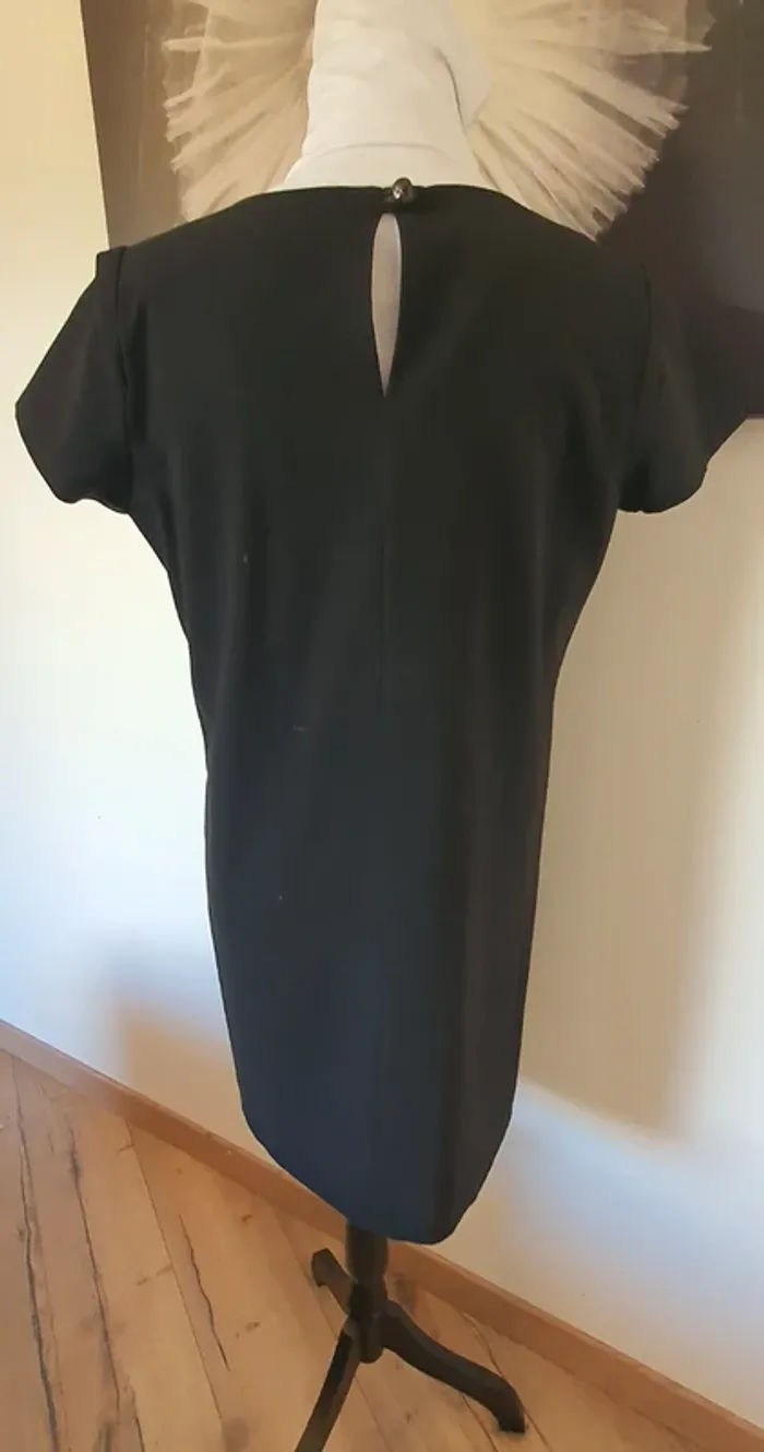 Petite robe noire - photo numéro 2