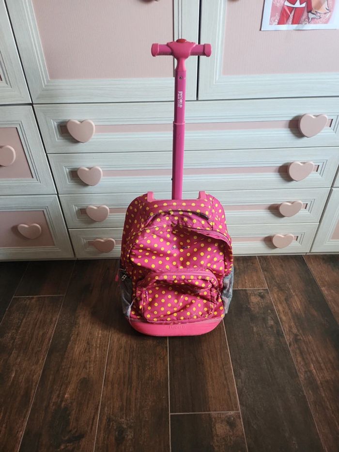 Sac à dos à roulettes en parfait état de fonctionnement