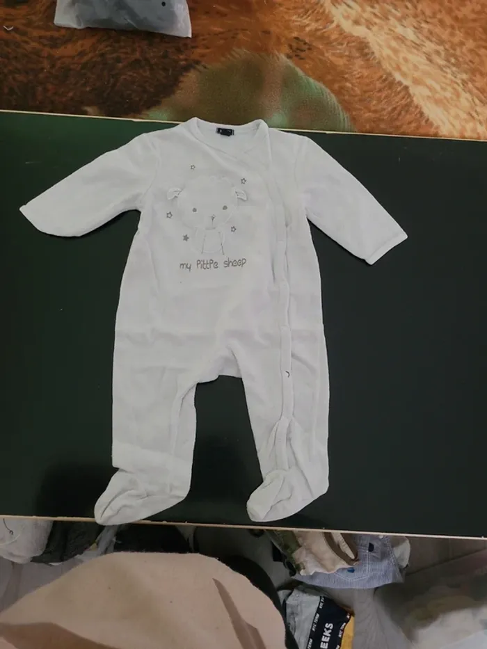 Lots  de 2 pyjamas en 9mois - photo numéro 4