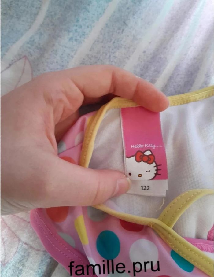 Haut maillot de bain Hello Kitty 7ans - photo numéro 3