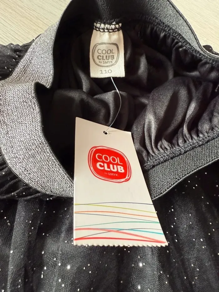 Jolie jupe noire pailletée cool club 5 ans neuve - photo numéro 3