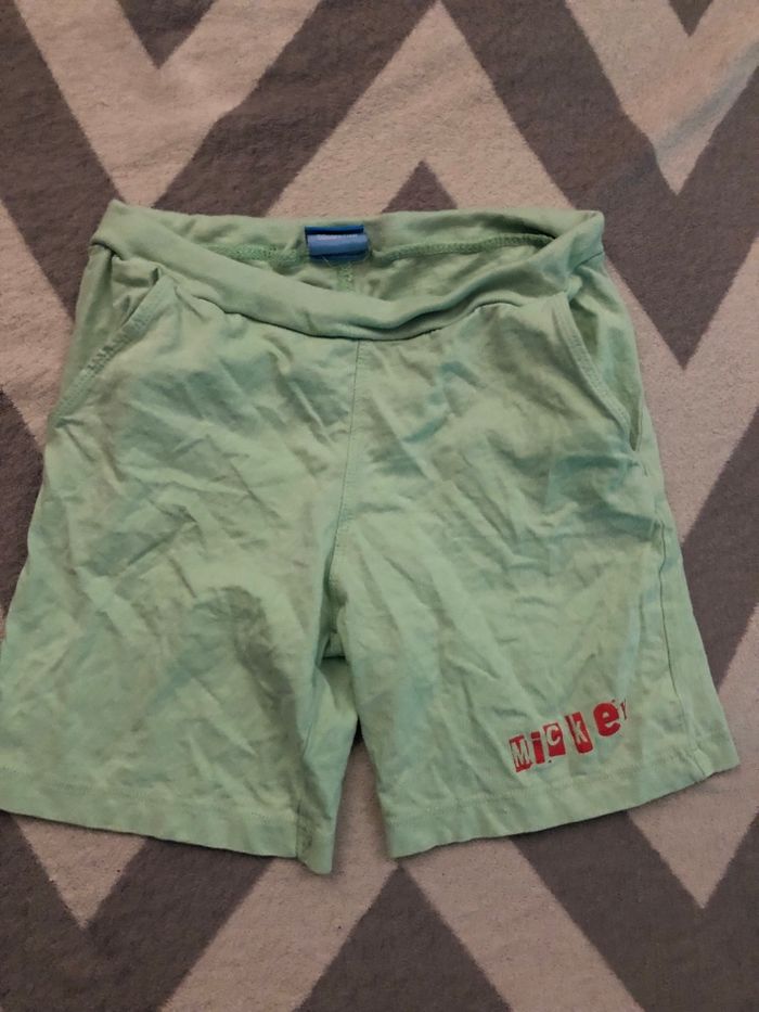 Short Mickey taille 4/5ans