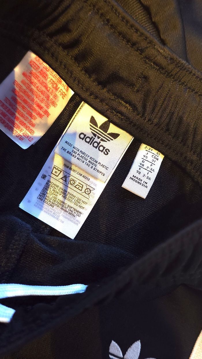 (NEUF non porté) 🏷🤩🥰 superbe survetement ADIDAS unisex 3 ans 🥰🤩 - photo numéro 4