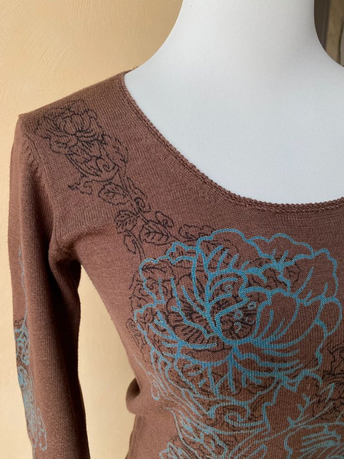 Pull marron à motifs fleurs DOP M