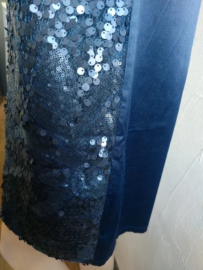 Robe de soirée à sequins bleu marine Taille 38 - photo numéro 5