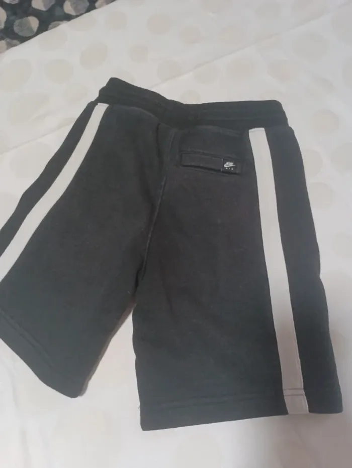 Bermuda short épais garçon Nike air réglable taille 6-7 ans - photo numéro 4