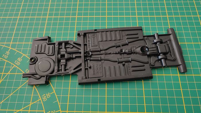 Châssis pièce détachée miniature Rolls-Royce Camargue Burago BBurago 1/22 1/22e 1/22eme #B58 - photo numéro 2