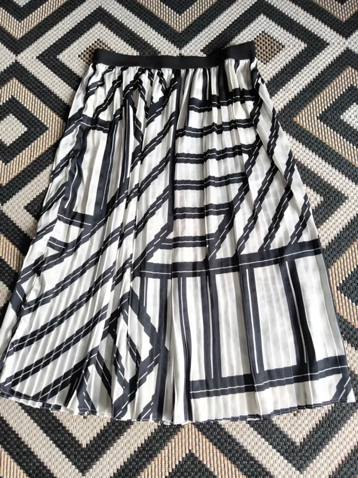 Jupe longue plissée Promod – Taille 42/44– Motif graphique