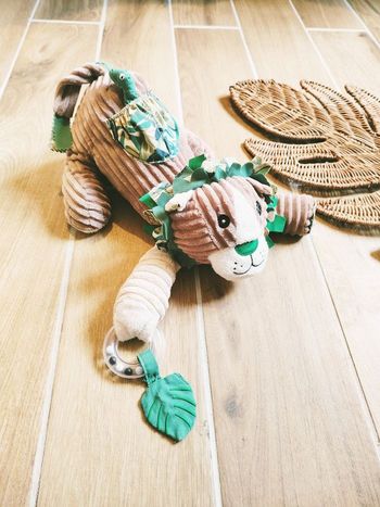 🦁Jouet sensoriel - Peluche/ doudou multi activités Jélékros le Lion - marque Les Deglingos