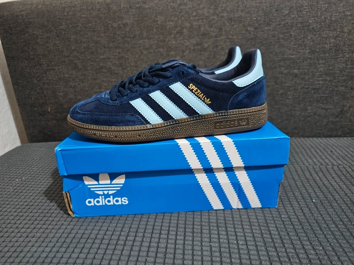 Baskets Adidas Spezial taille 40