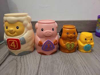 Tasses à empilées animaux