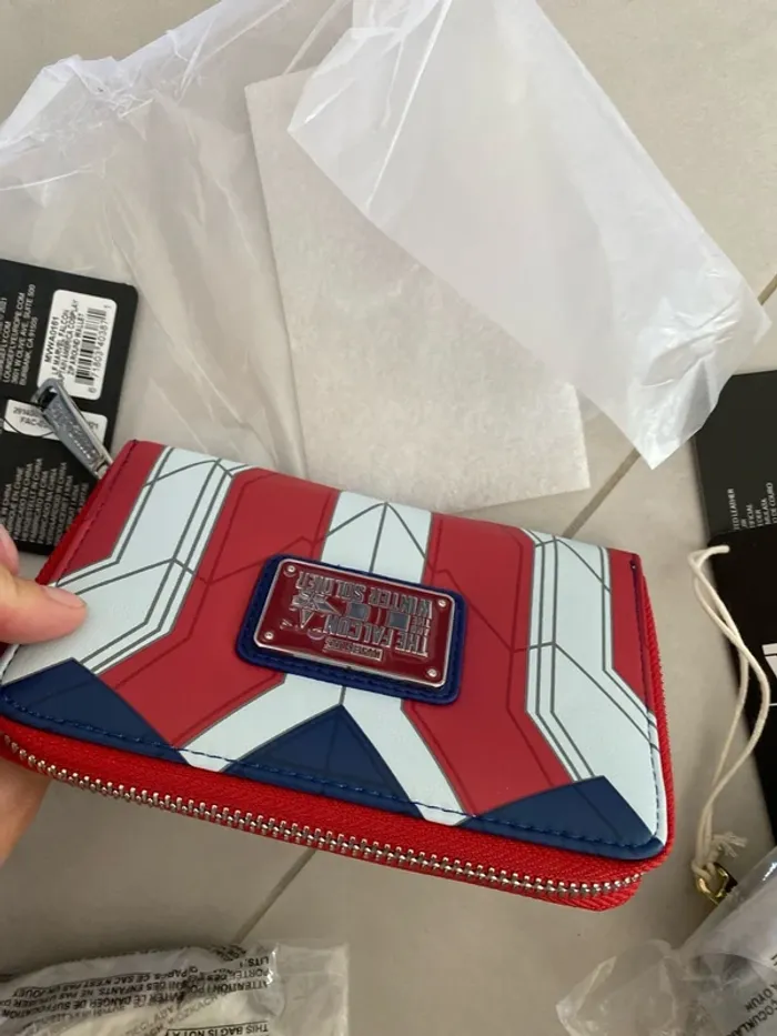 Portefeuilles loungefly Disney marvel - photo numéro 2