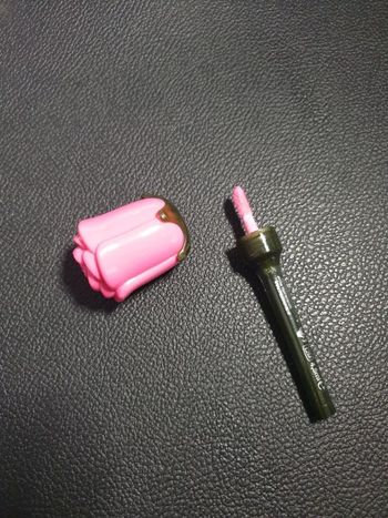 Gloss rose en forme de rose