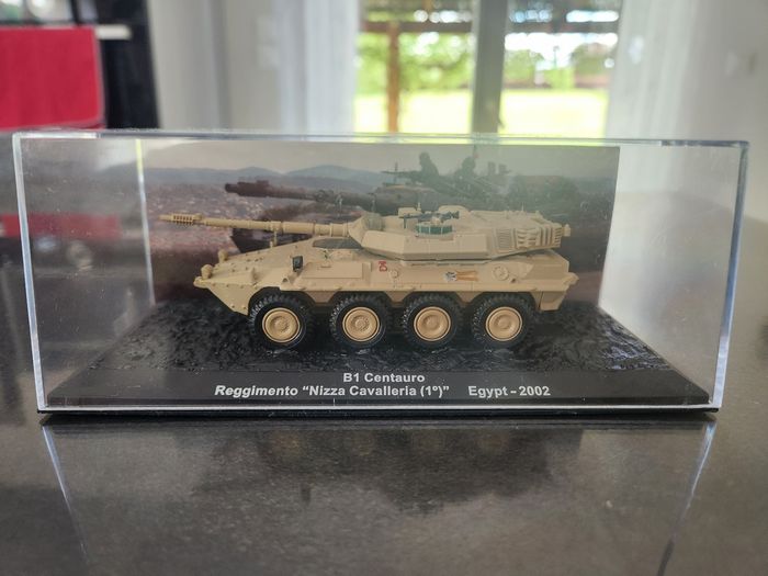 Véhicule de guerre miniature - photo numéro 4