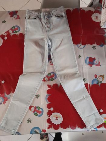 Jeans Jennifer taille 32 👧