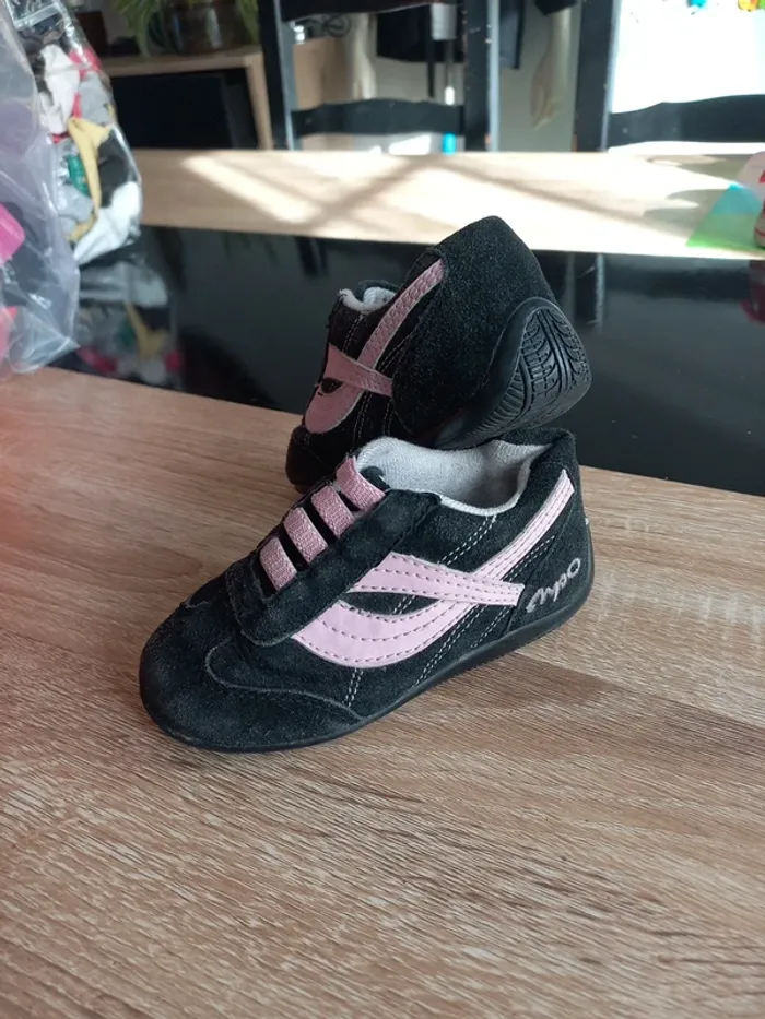 Basket bébé noir et rose T23 - photo numéro 3