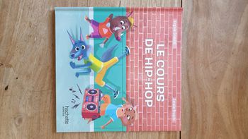 Neuf livre enfant Hachette Jeunesse sur le thème du sport Le cours de hip-hop 