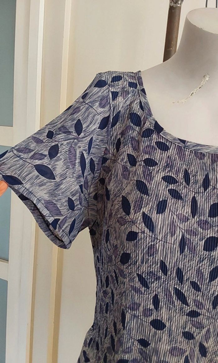 Robe fluide imprimée dans les tons de violet,lila et parme. T 42 - photo numéro 2