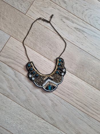 Bijoux ras du cou