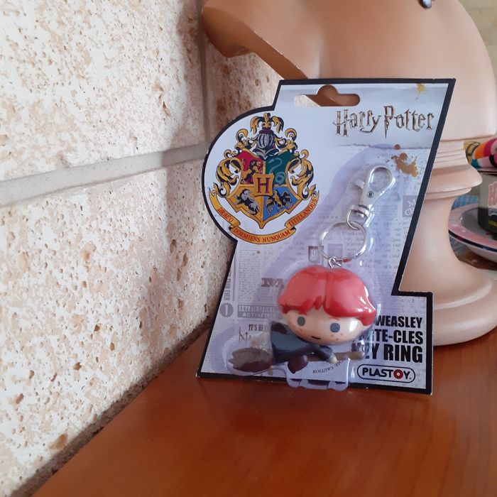 Harry Potter: Jeu 54 cartes +Porte-Clés Ron Weasley - photo numéro 4