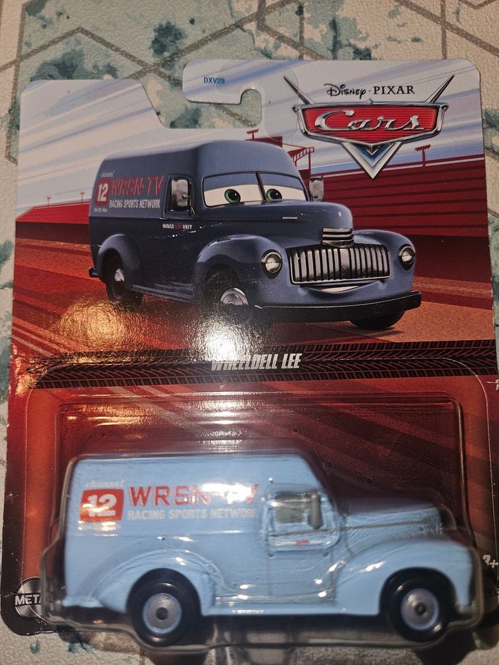 Voiture cars disney mattel metal neuf cars disney pixar mattel