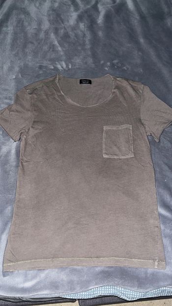 Zara homme t-shirt col v kaki S 36