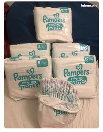 Lot de couches Pampers baby dry taille 8
