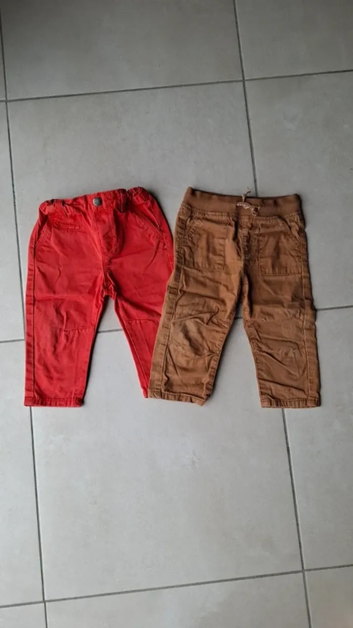 Lot 2 jeans 12 mois