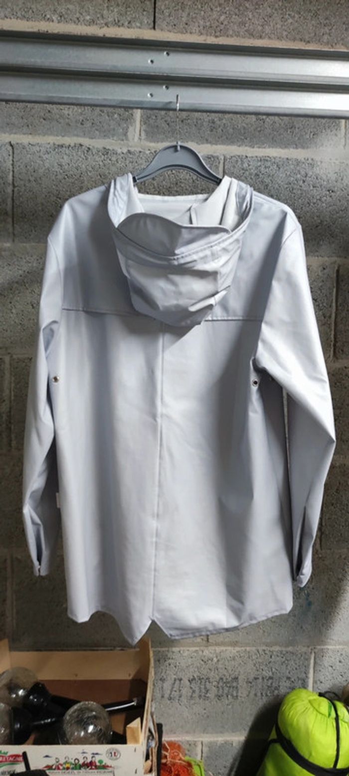 Imperméable pluie court bleu gris métallisé Rains - photo numéro 4