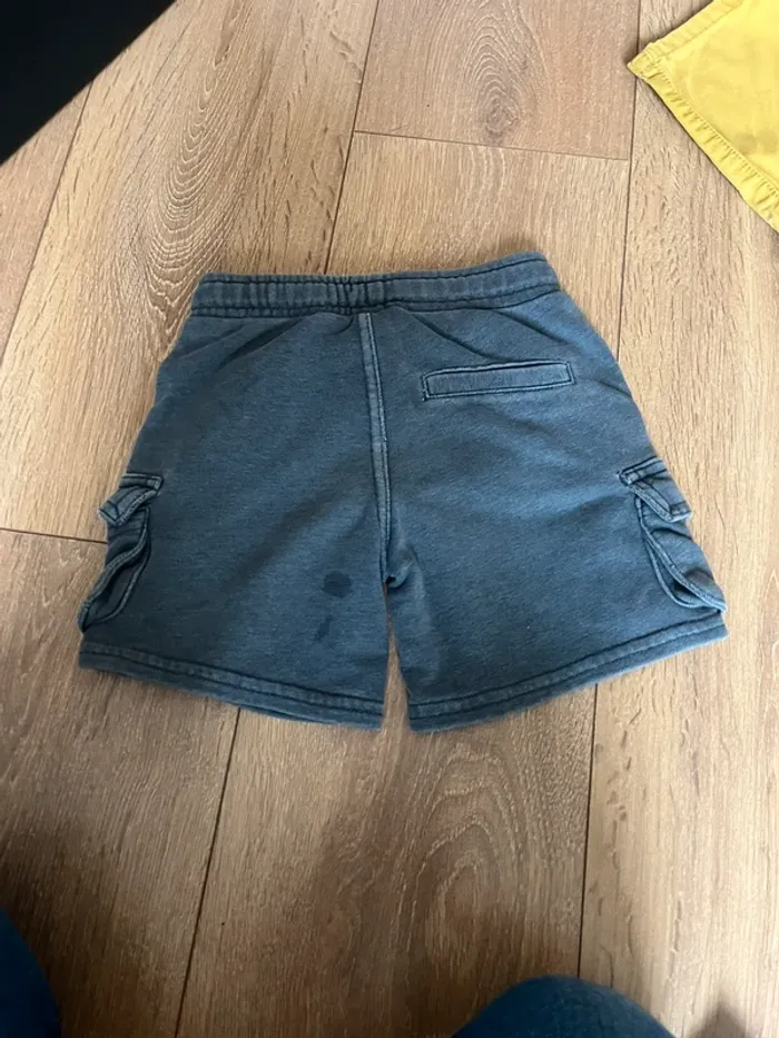 Short gris - photo numéro 4