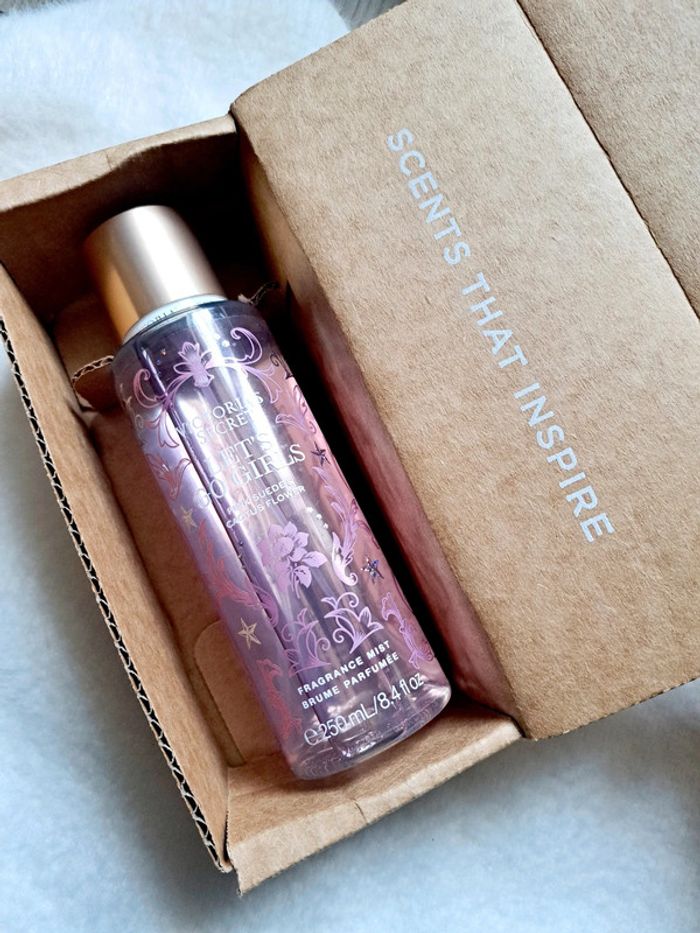 Brume corporelle parfumée Victoria's Secret 💜 Let's Go Girls - photo numéro 7