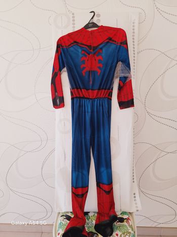 Déguisement Spiderman 6/7 ans Marvel. 
