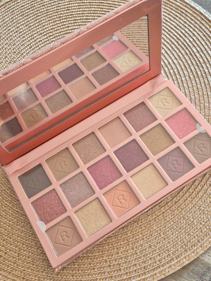 Palette fards à paupières  makeup revolution