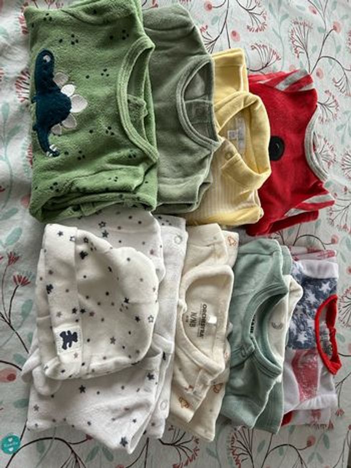 Pyjama mickey + autres pijamas dont 3 offert - photo numéro 3