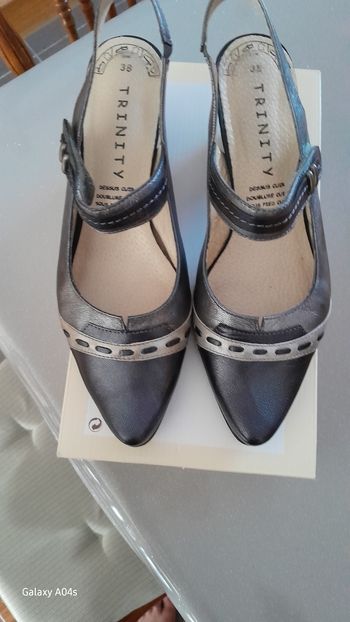 Escarpins bleu et argent