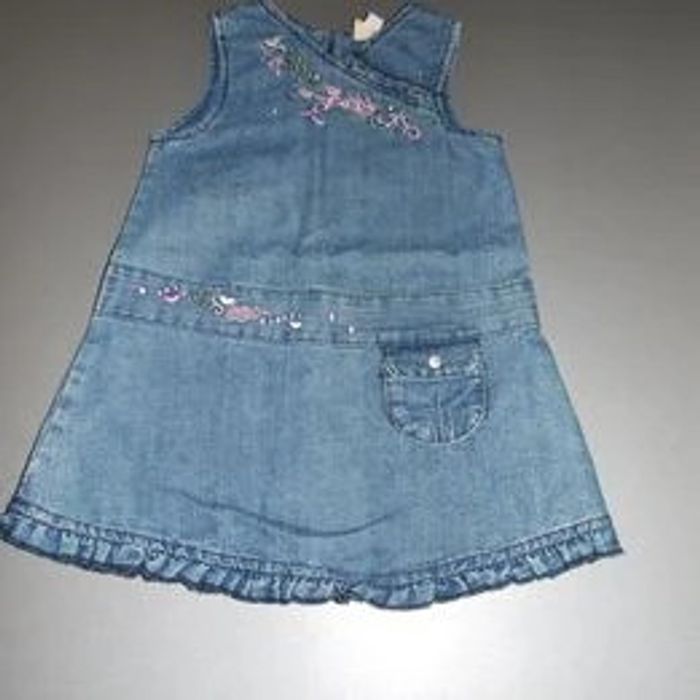 Gros Lot de vêtements fille 24 mois - photo numéro 4