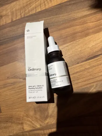 Peeling neuf the ordinary jamais servi ni ouvert