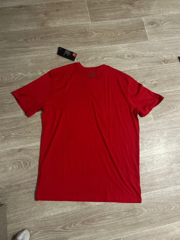 T-shirt rouge logo noir Under Armour L - photo numéro 4
