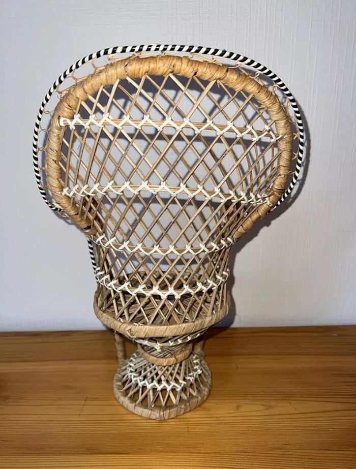 Chaise Emmanuelle / fauteuil Emmanuelle en rotin pour poupée - photo numéro 4