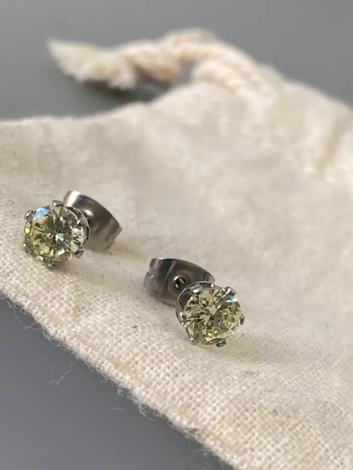 Paire boucle d’oreille strass - photo numéro 3